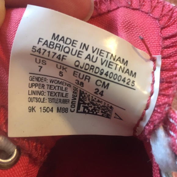 Faded Red Converse - Picture 6 of 7